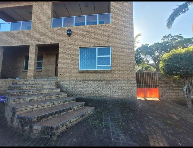 4 BEDROOM PROPERTY TO RENT IN MANABA BEACH